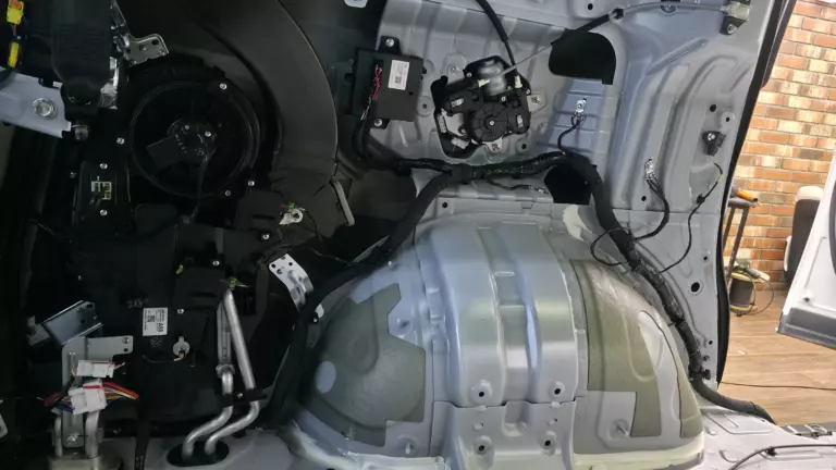 Шумоизоляция багажника Gac m8-2
