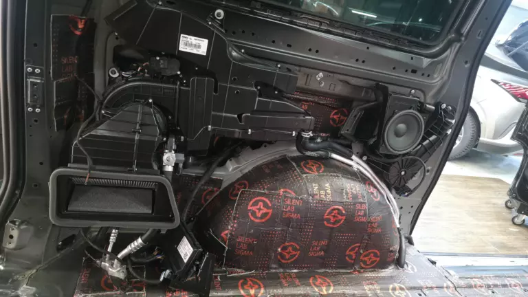 Шумоизоляция багажника Mercedes-Benz V-Class-4